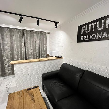 Family Apartment Vinnytsia Bagian luar foto