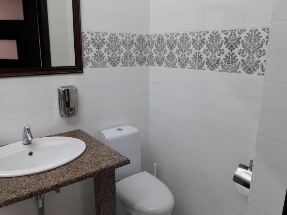 Family Apartment Vinnytsia Bagian luar foto