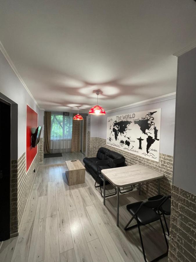 Family Apartment Vinnytsia Bagian luar foto